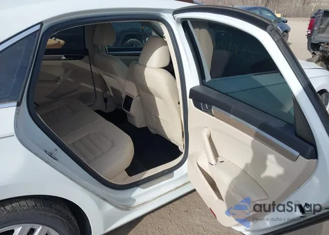 2018 Volkswagen Passat 2.0T Sel Premium from USA, damaged, VIN 1VWCA7A30JC028972